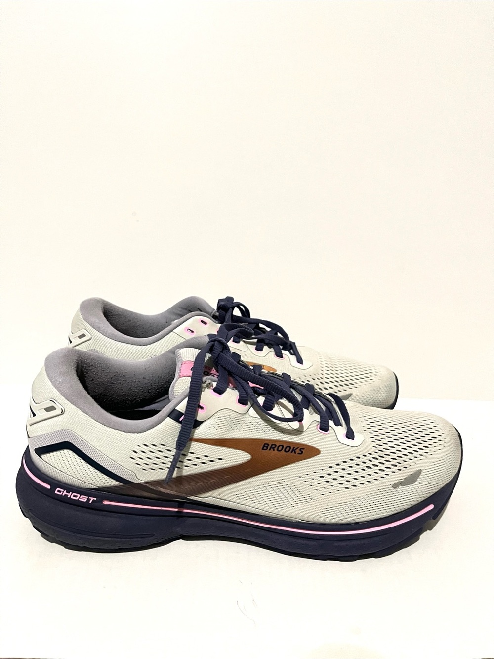Brooks  Ghost 15 Women's Running Shoes - Light Gray with Navy & Pink Accents